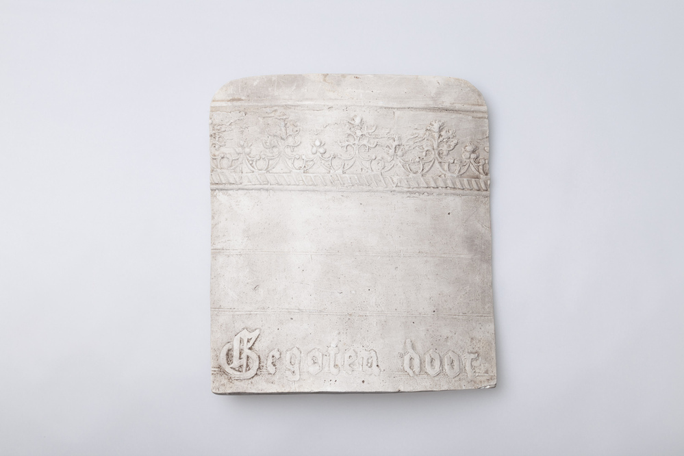 Gipsafgietsel van de klok te Aduard