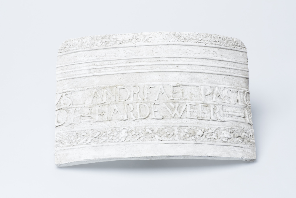 Gipsafgietsel van de kerk te Ezinge