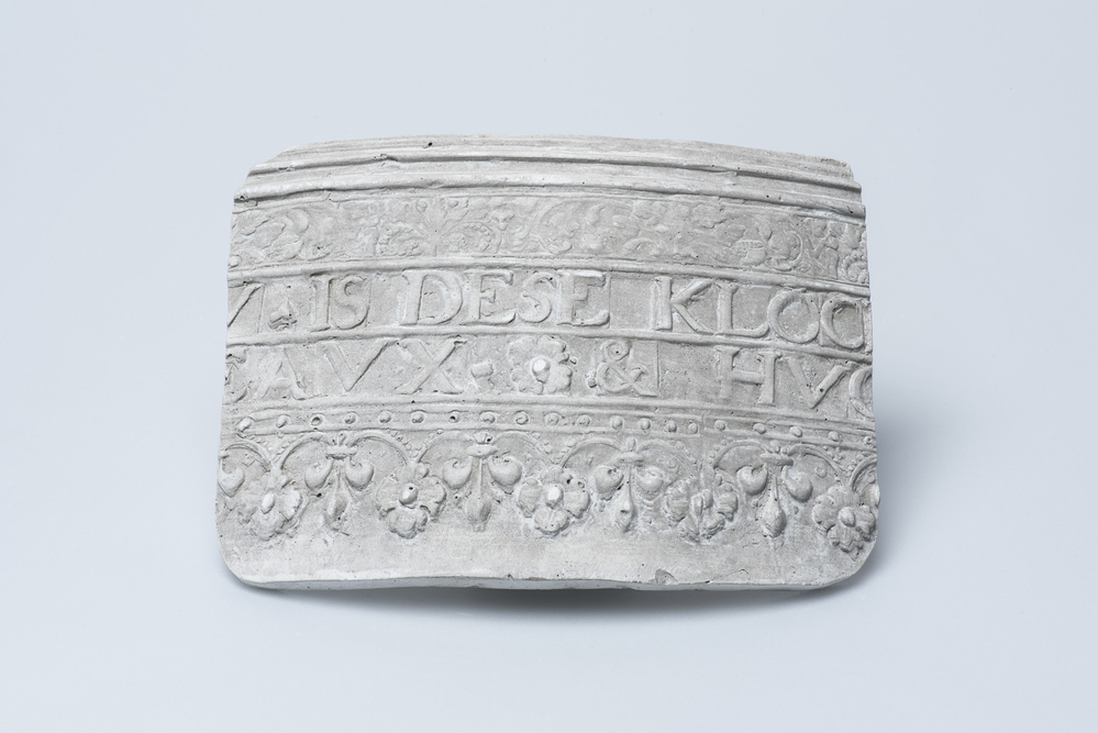 Gipsafgietsel van de klok te Westeremden