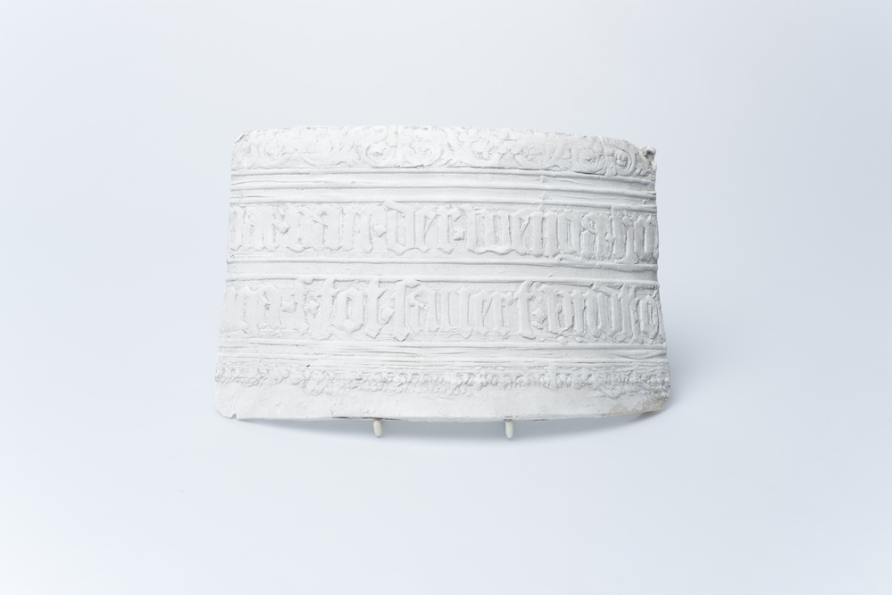 Gipsafgietsel van de klok te Wetsinge (voorheen Sauwerd)