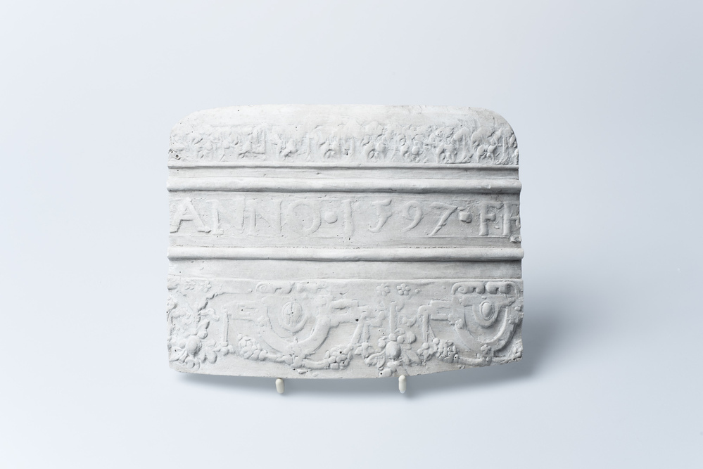 Gipsafgietsel van de klok te Noordwolde