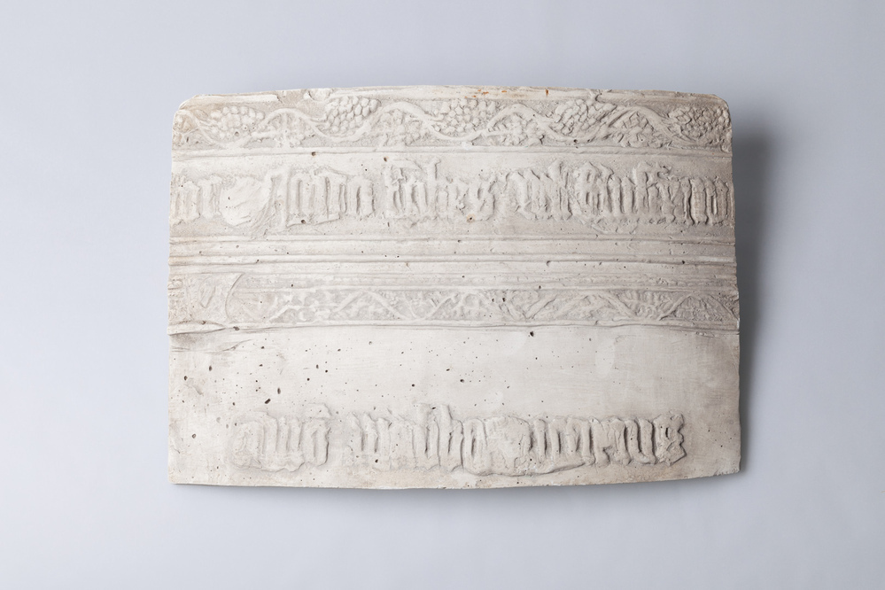 Gipsafgietsel van de klok te Uitwierda