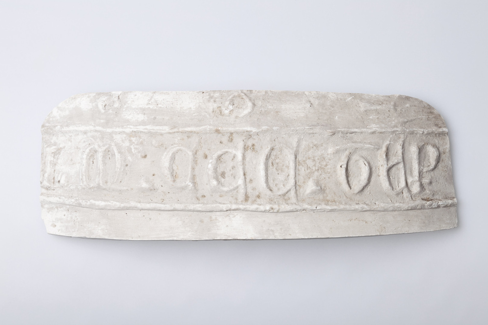 Gipsafgietsel van de klok te Stedum