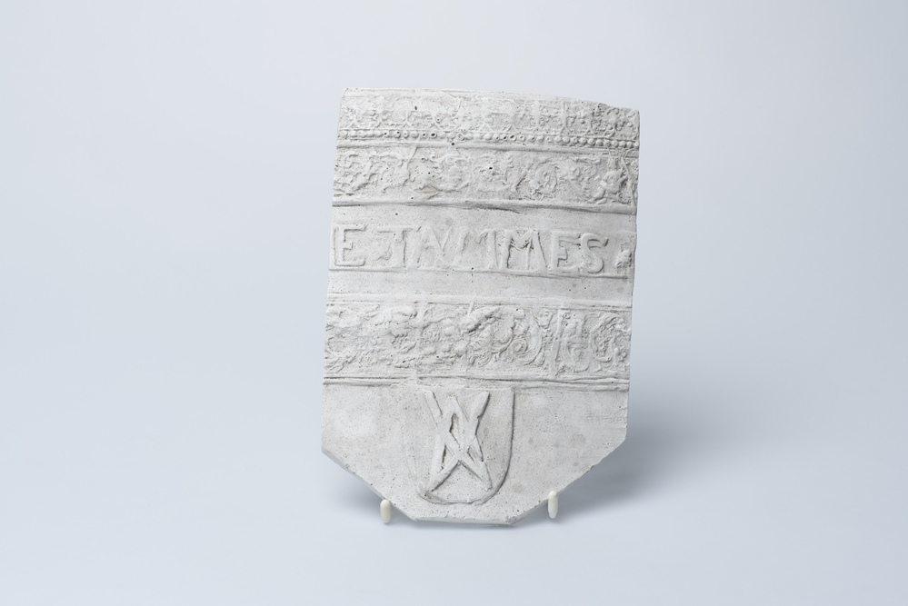 Gipsafgietsel van de klok te Mensingeweer (voorheen Maarslag)