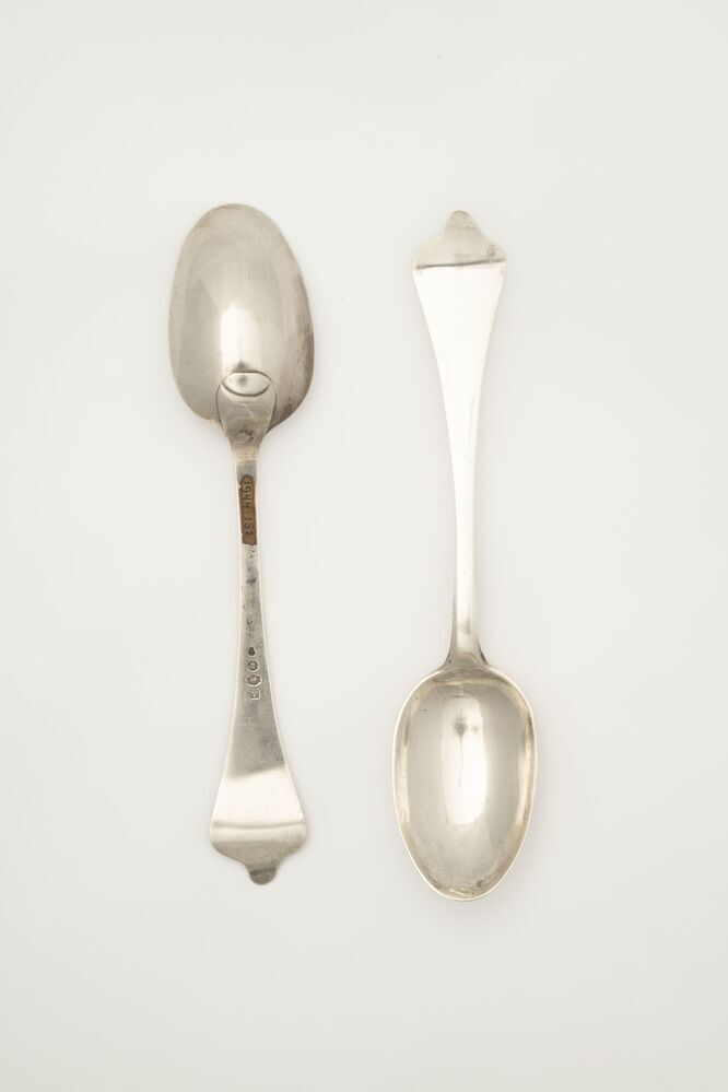 Lepel van zilver (shield end)