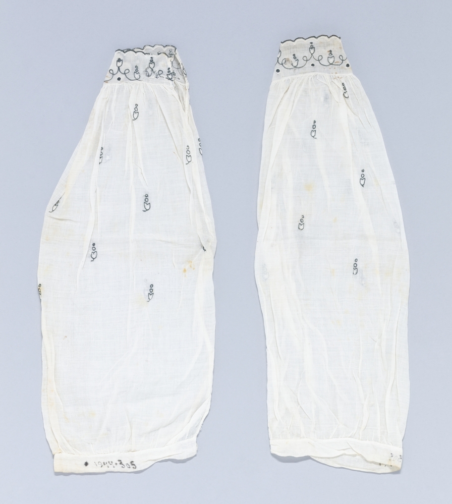 Insteekmouwen van neteldoek