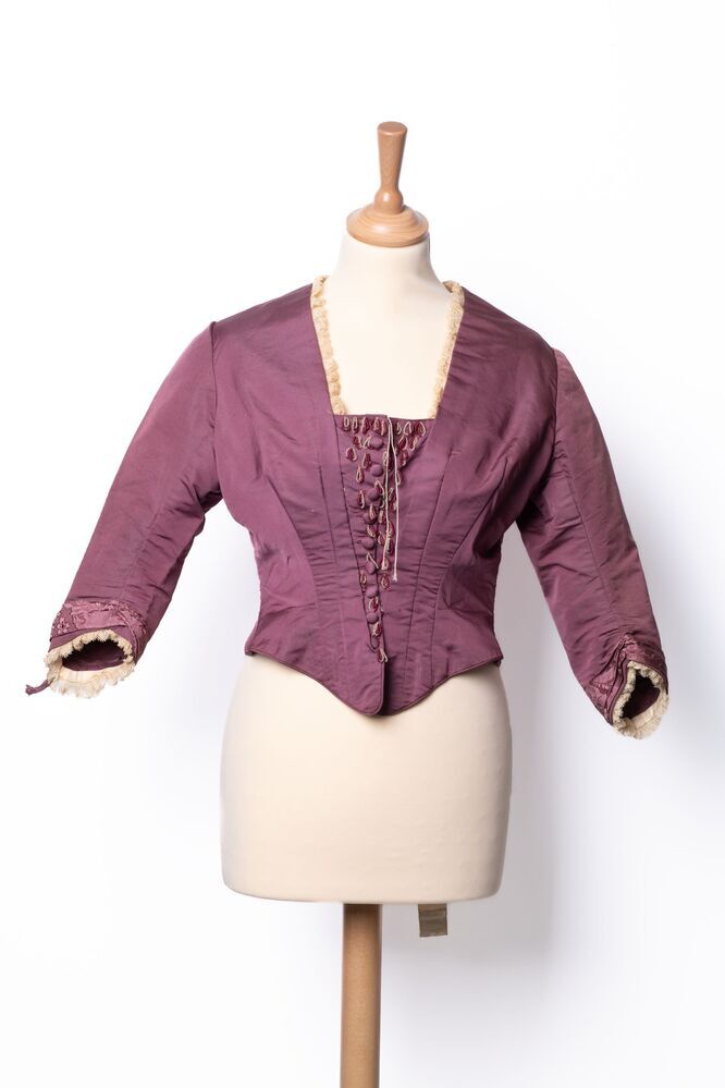 damesjak van paarse zijde