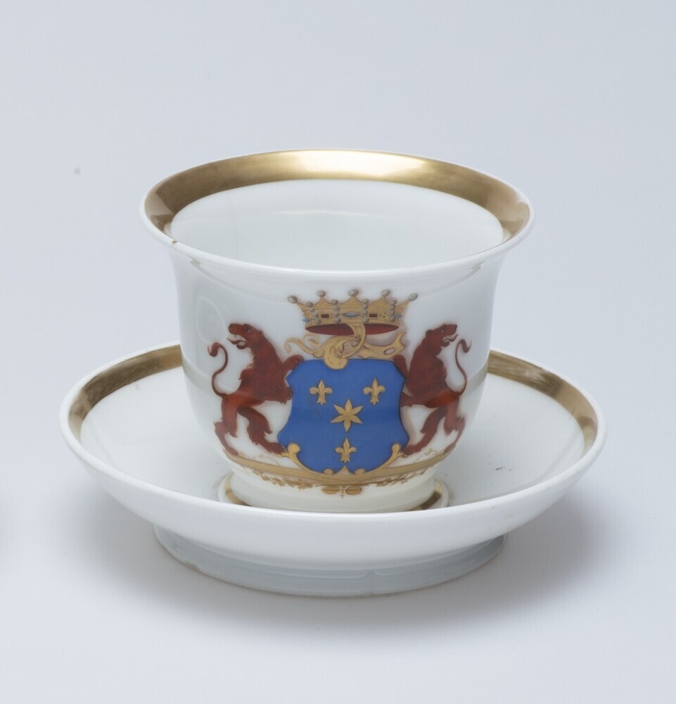 Kop en schotel met wapen Alberda