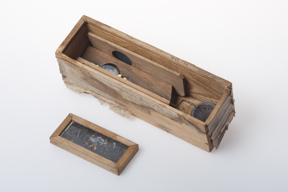 Toverlantaarnplaatjes in houten doos