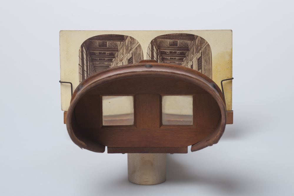 Stereoscoop met bijbehorende foto`s