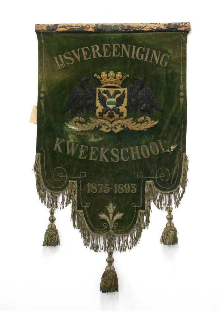 Vaandel van de IJsvereeniging Kweekschool 1875-1893
