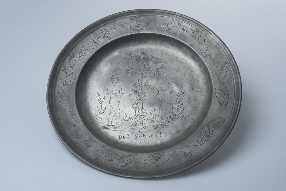 Grote tinnen schotel