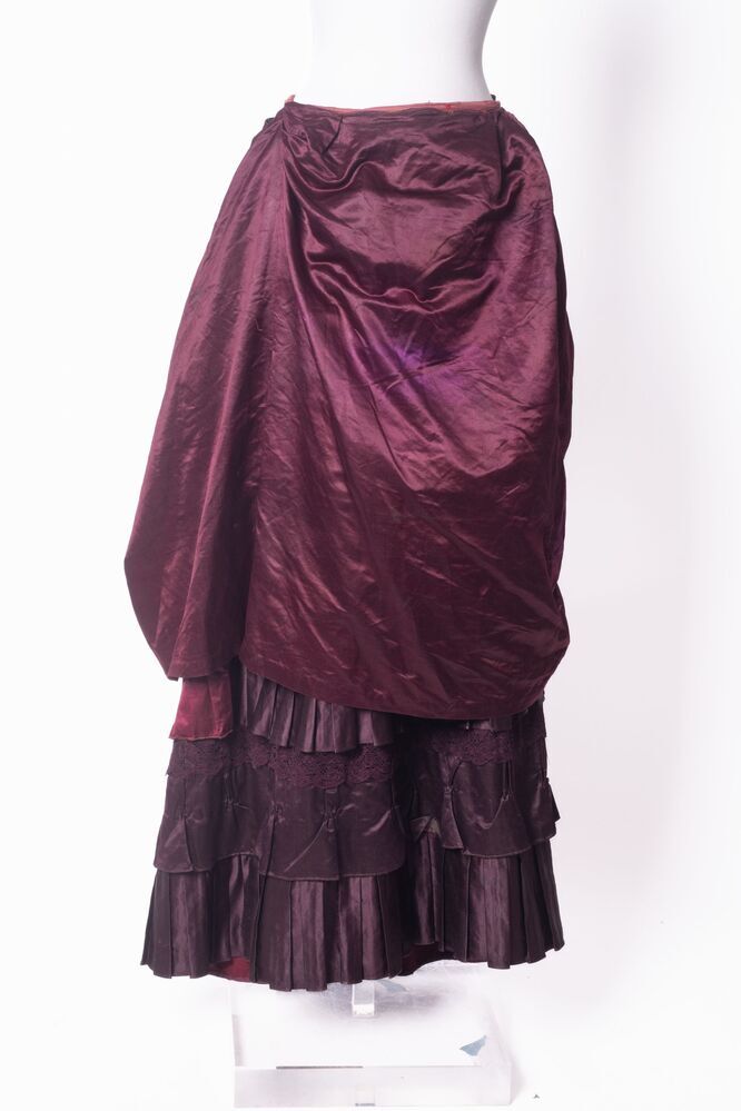 Donkerrode satijnen rok