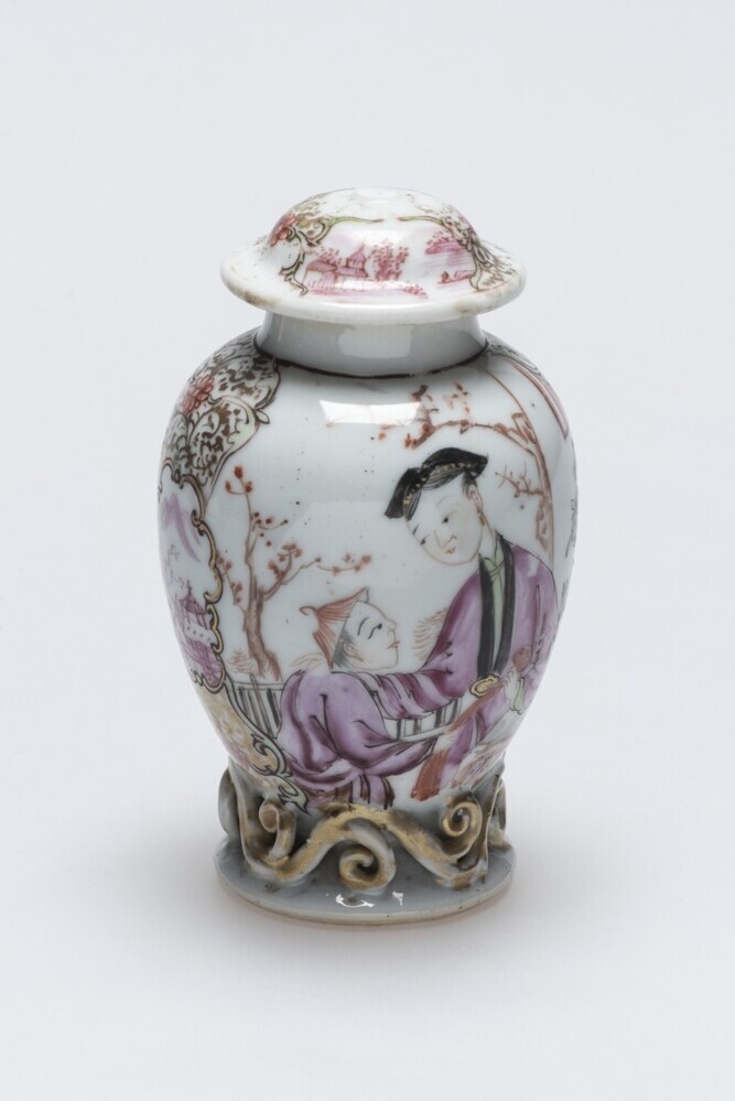 Theebus, van theeservies van Chinees porselein