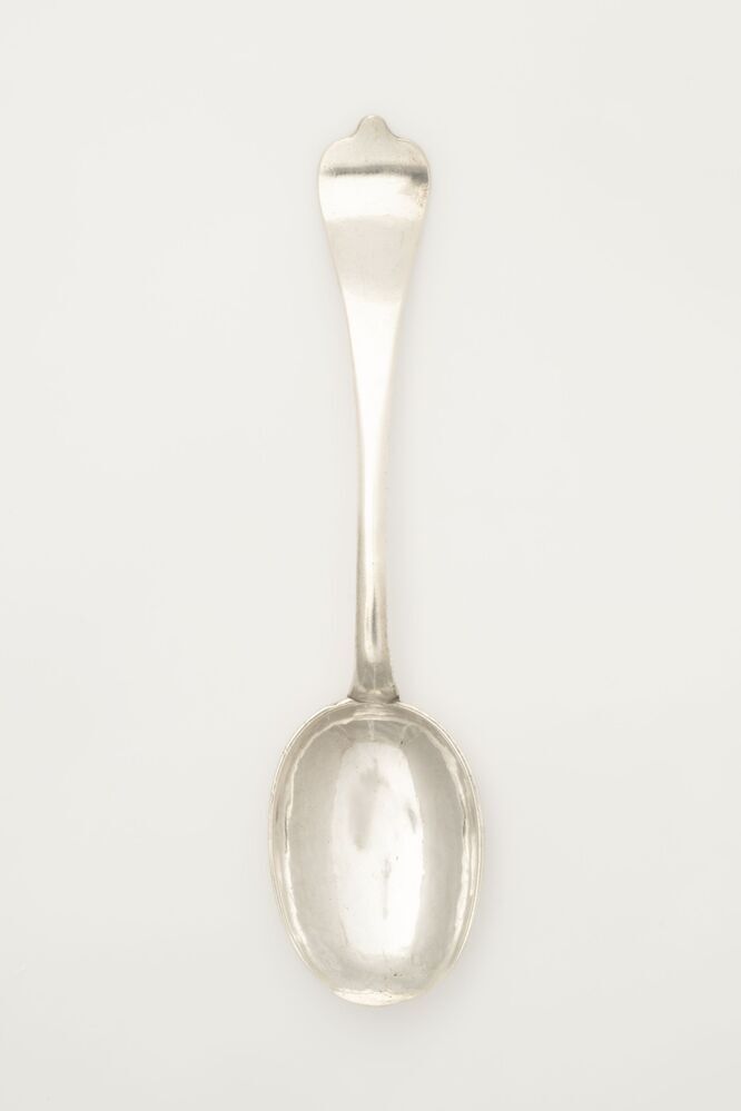 Eetlepel van zilver (shield end)