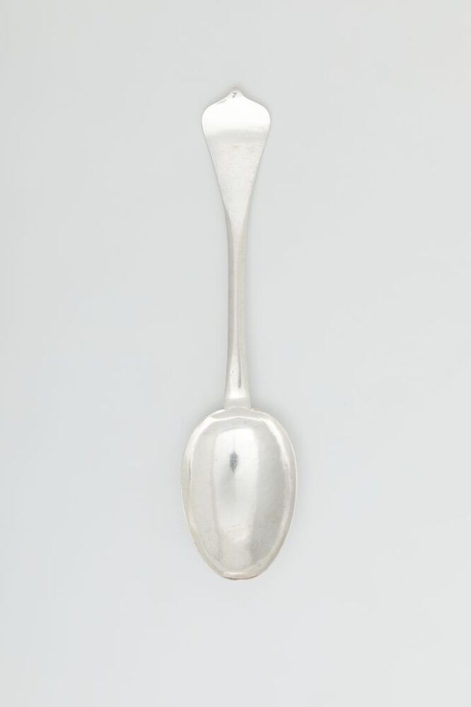 Eetlepel van zilver (shield end)