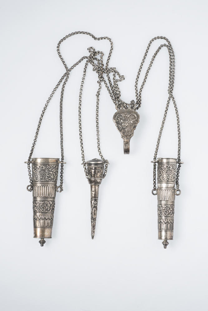 Chatelaine voor een vrouw