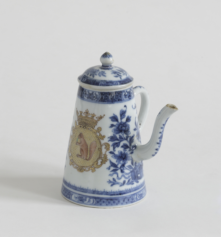 Schenkkan met familiewapen Sichterman