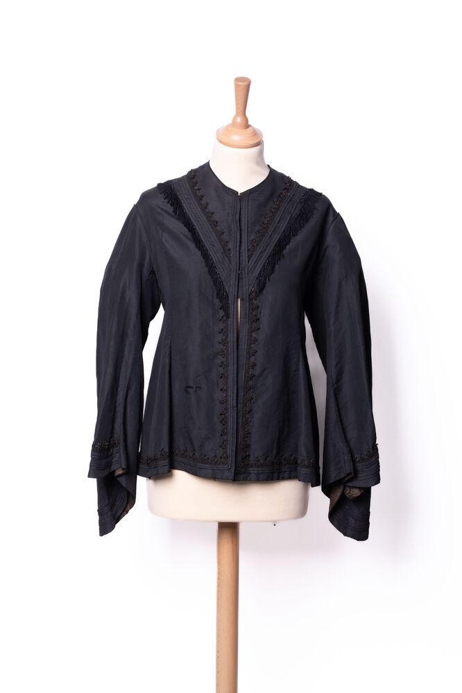 zwart zijden schootlijfje