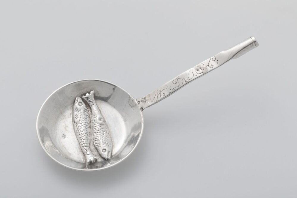 miniatuur koekepan met twee vissen