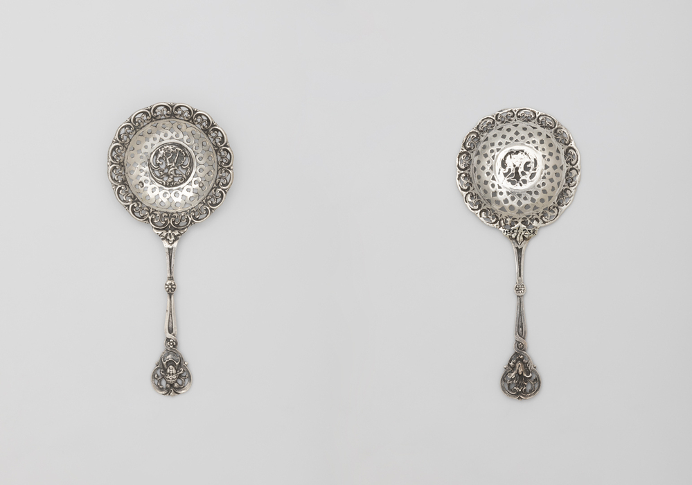 Zilveren suikerschep