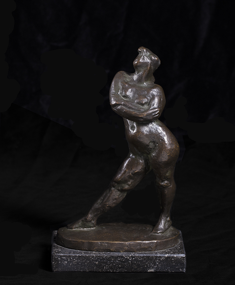 Kleine staande met voet vooruit