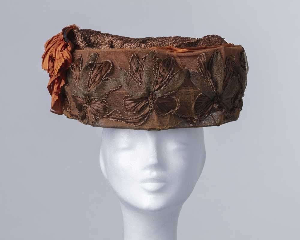 Ronde bruine dameshoed