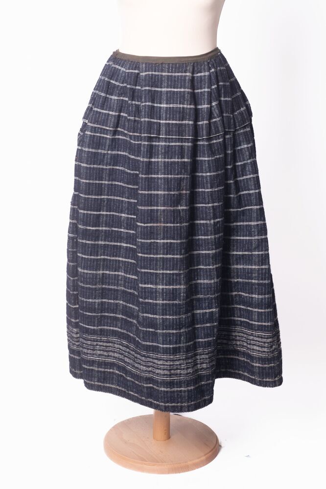 Onderrok van donkerblauwe vijfschacht met witte ruiten