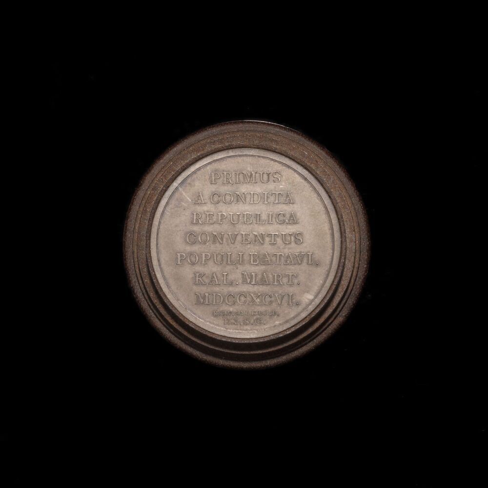 Penning in houten doosje, 1796