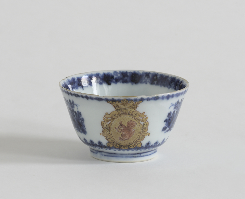 Theekop met familiewapen Sichterman