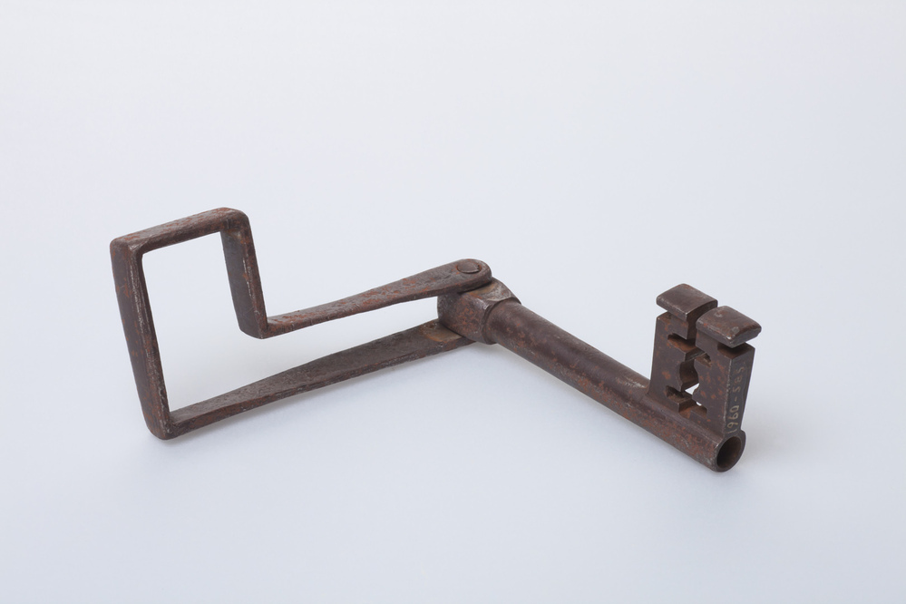 Huissleutel met scharnierend handvat