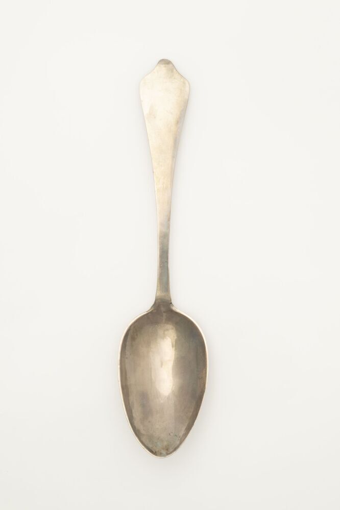 Oostzeelepel van zilver (shield end)