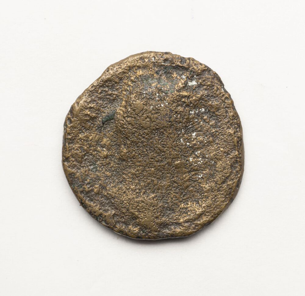 As of dupondius, Hadrianus of Lucius Verus