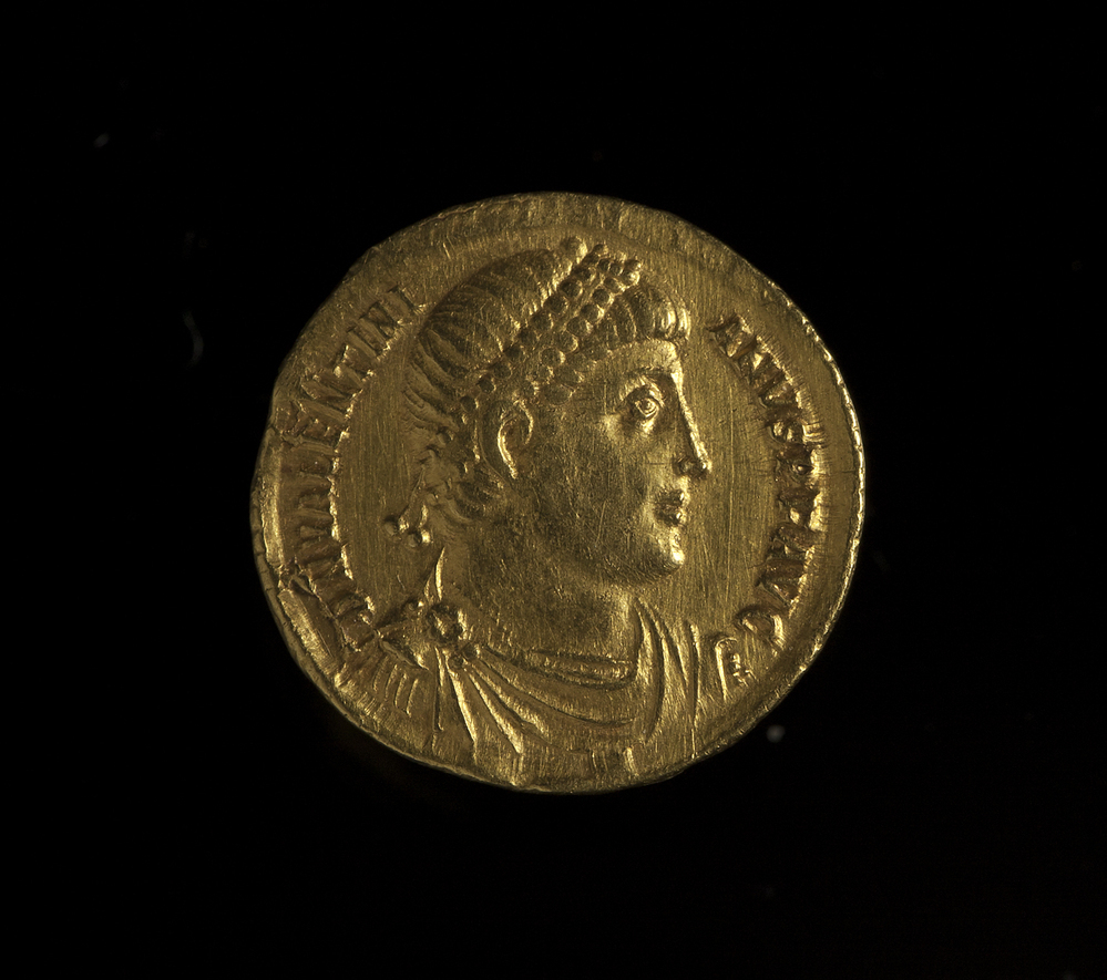 Solidus van Valentinianus I (Ezinge)