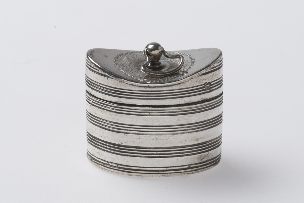 Lodderijndoosje van zilver