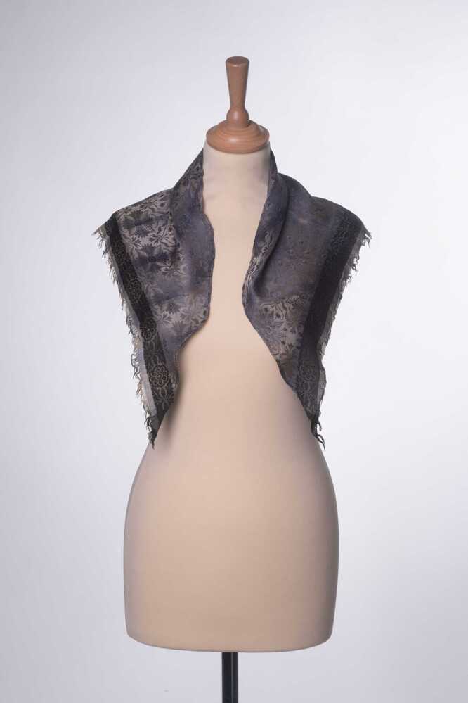 Halsdoek met bloemenpatroon