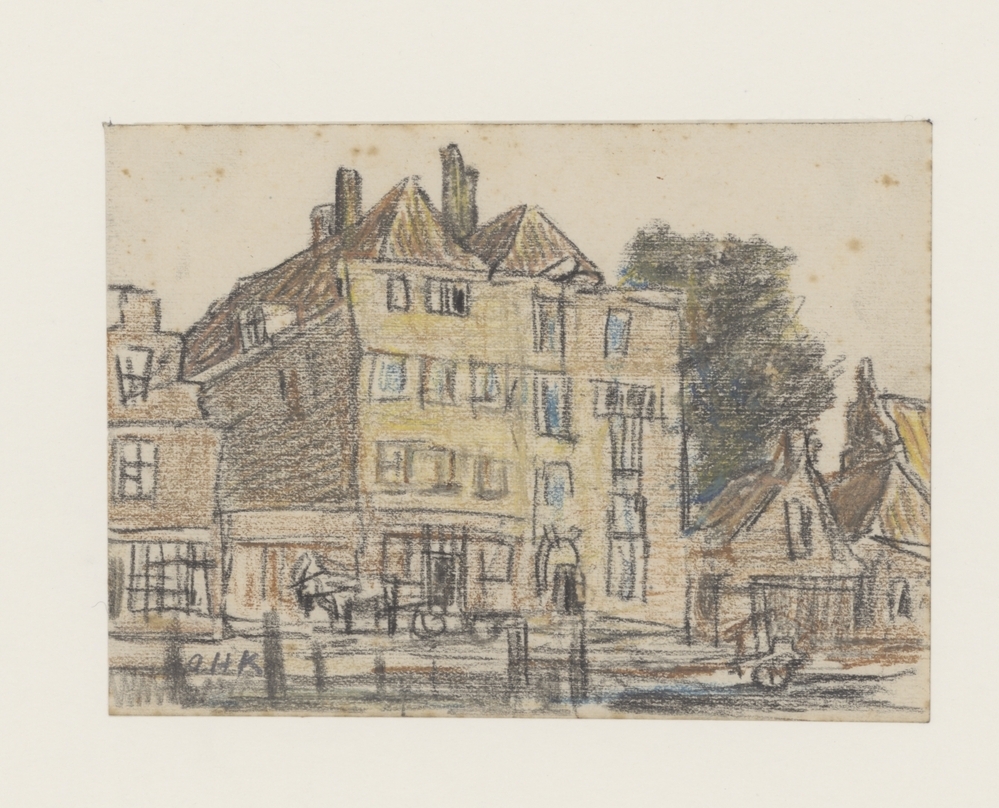 Straatgedeelte met hoge huizen