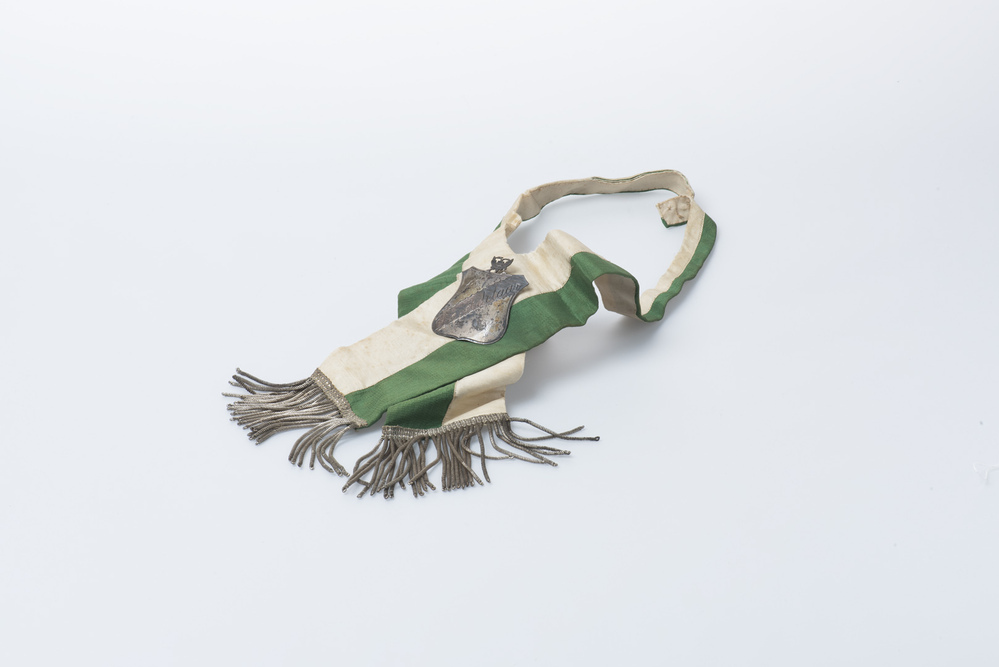 Lint en schildje "De Adelaar 1888"