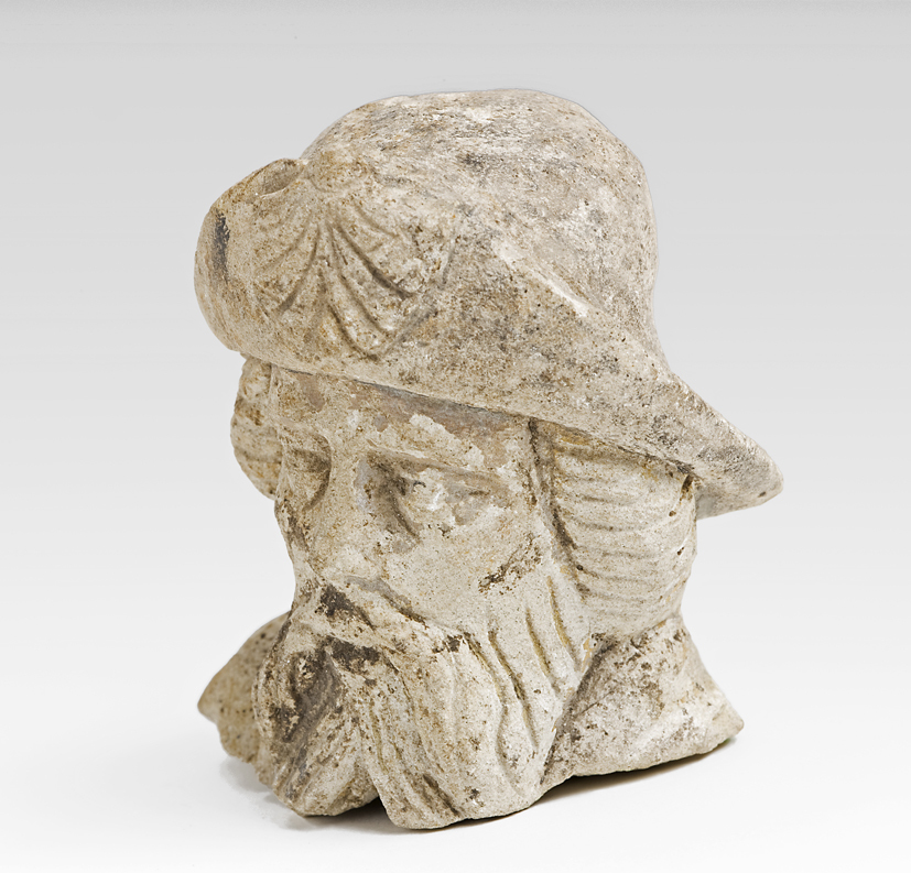 Zandstenen bouwornament Sint Walburgskerk