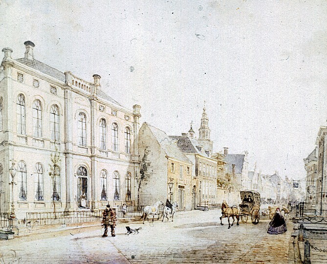 Oude Ebbingestraat gezien naar het zuiden; links het Groene Weeshuis (voormalig Jacobijner klooster)