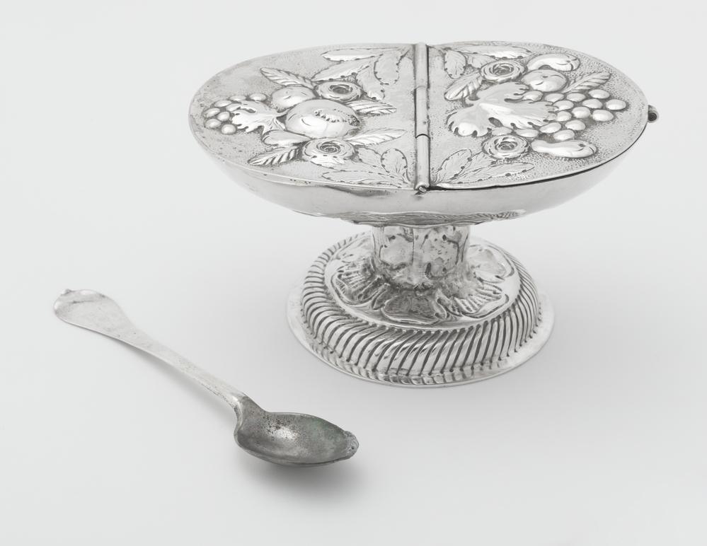 Wierookscheepje of wierookbrander en lepeltje