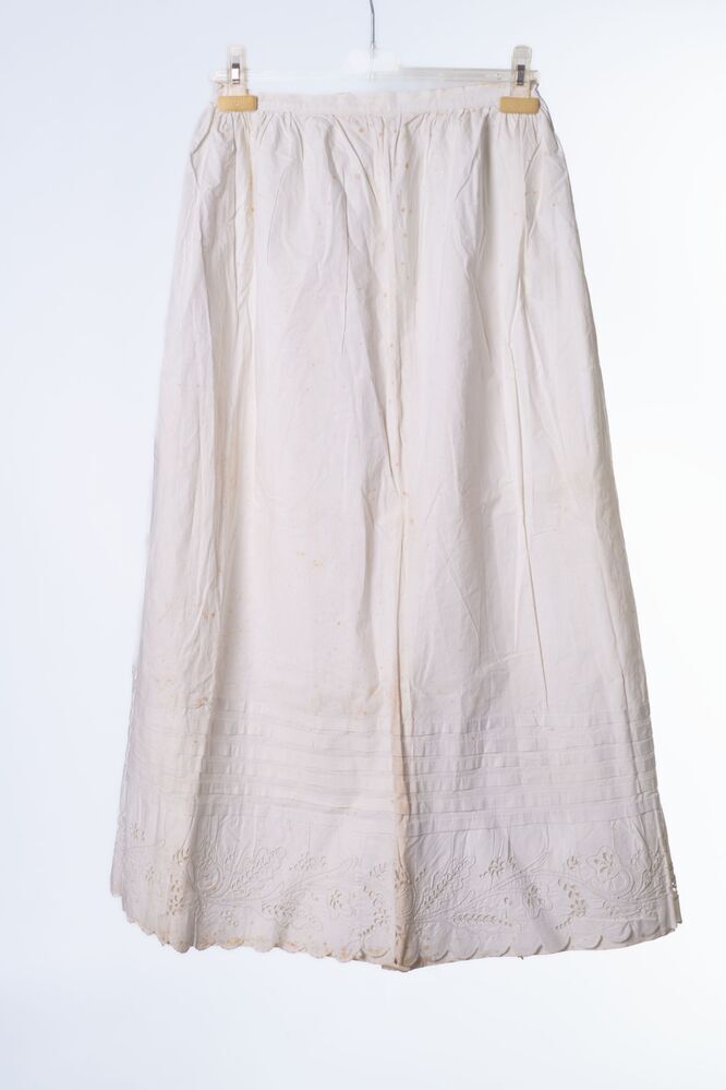 Onderrok van wit katoen