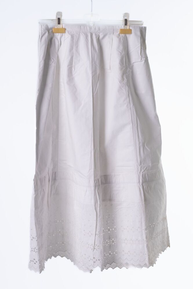 Onderrok van wit katoen