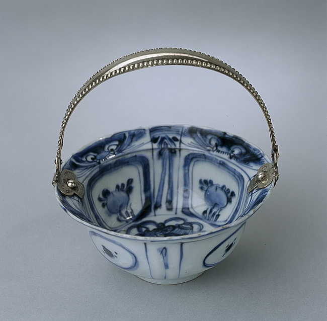 Klapmuts, klapmuts kom met zilveren montuur