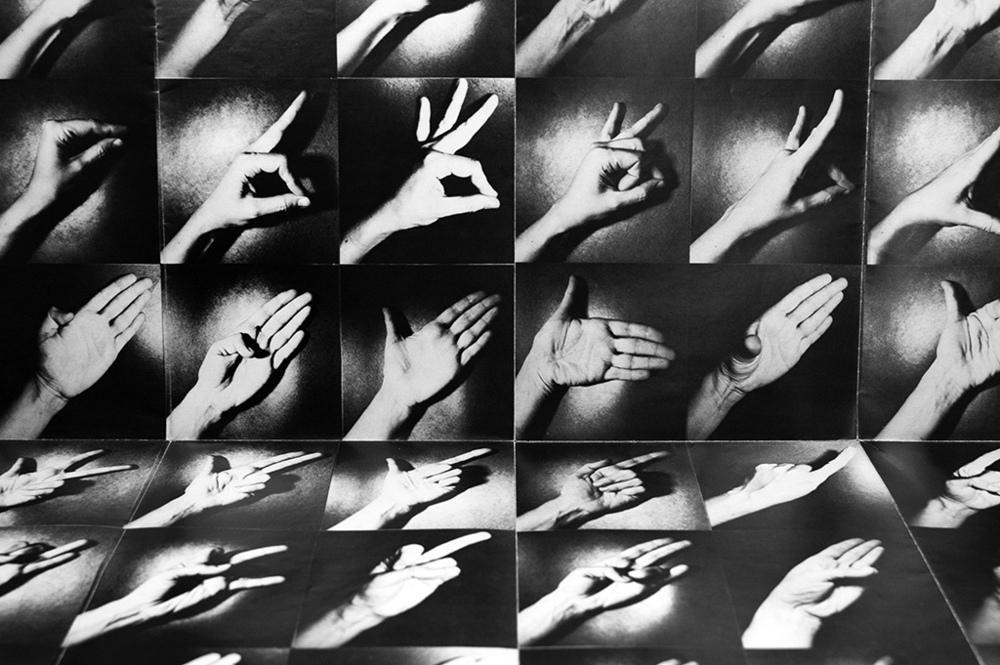 Gestures # 1 a study of fingerpositions (reduced version)