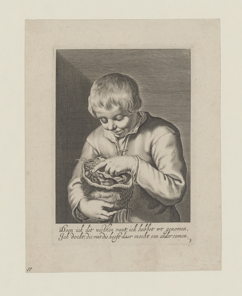 Jongen met vogelnestje in z'n muts