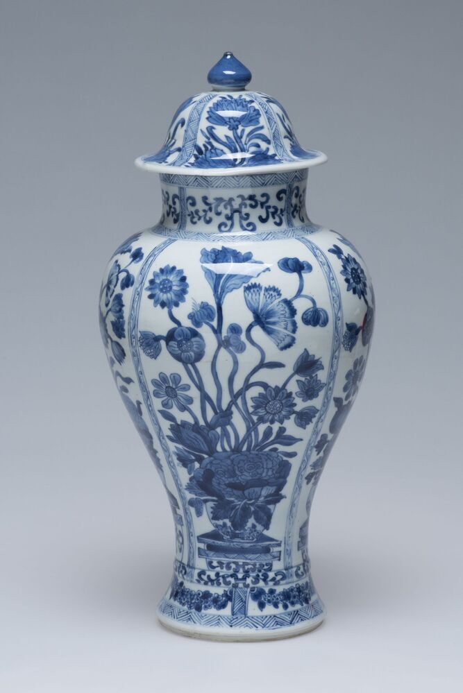 Balustervormige dekselvaas