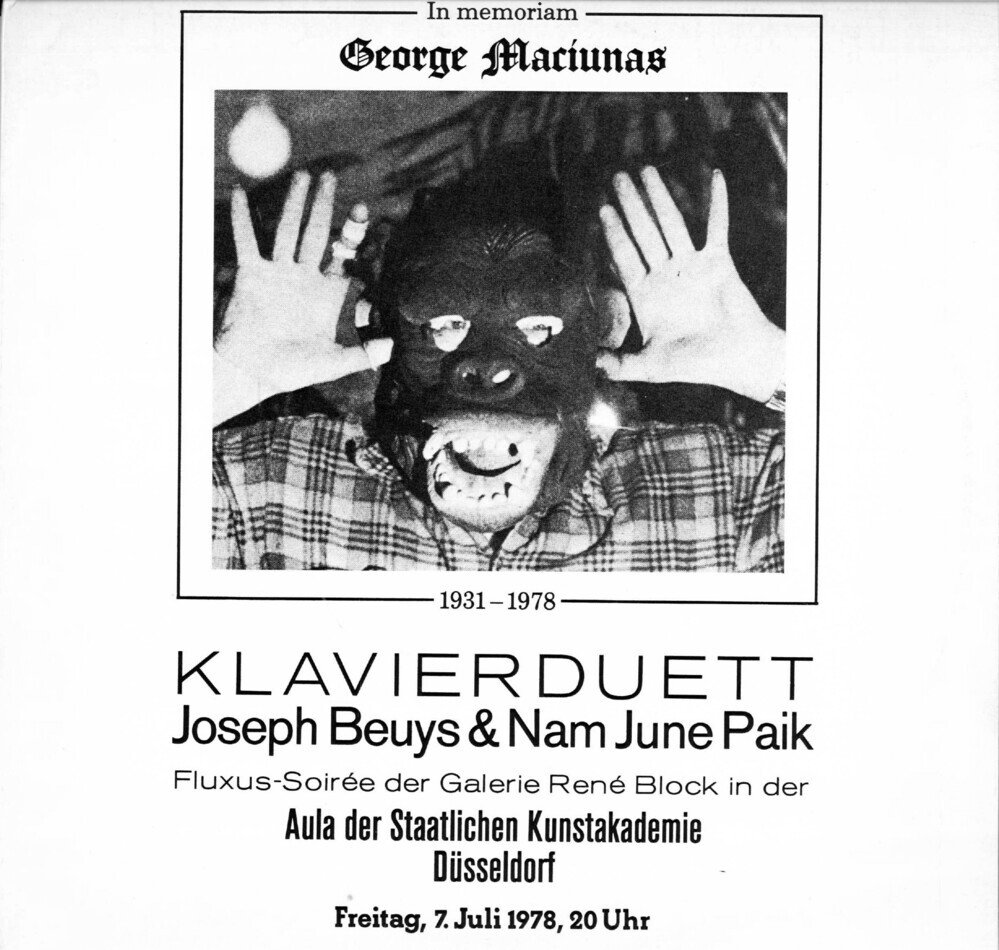 In Memoriam George Maciunas. Klavierduett.