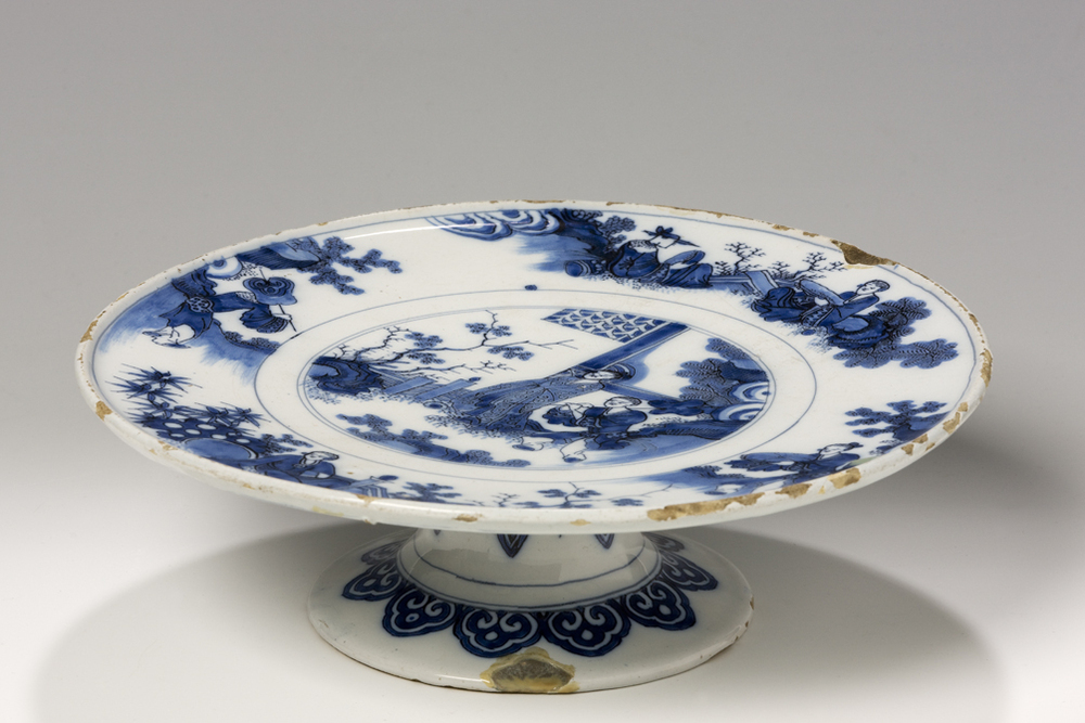 Taartschotel op voet