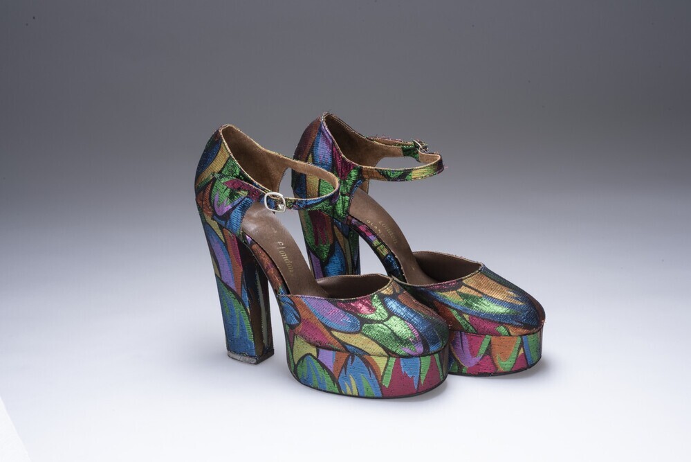 Damesschoenen met hoge hak en plateauzool